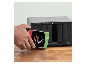 Seagate 10TB Ironwolf ST10000VN000 3.5 256MB 7200 Rpm Nas Disk Harddisk (Koyuncu Distribitör Ürünü)