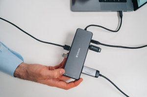 VERBATIM CMH-05 USB-C Pro 5 Port Çok Bağlantı Noktalı Dock